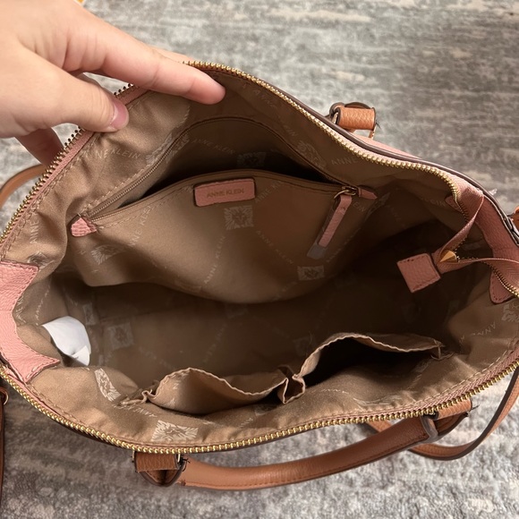 Anne Klein Purse - Picture 3 of 8